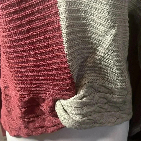 Burgundy and gray junior sweater. - Picture 2 of 6